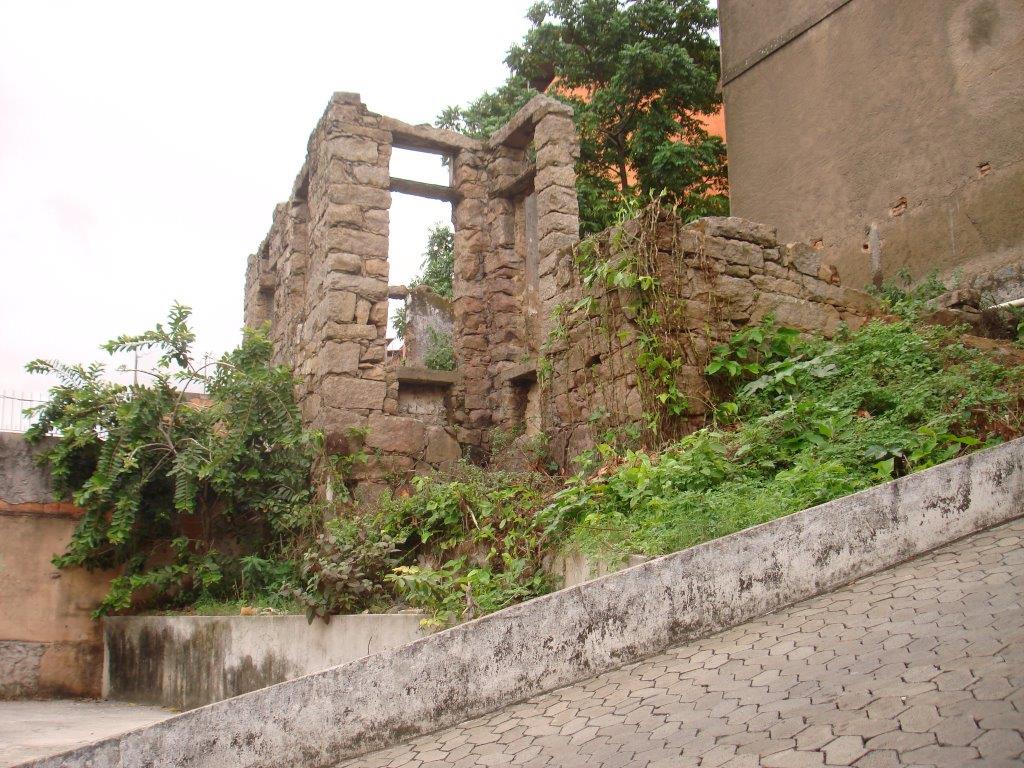 Casa de pedra, na Vila Rubim (Vitória-ES), hoje em ruínas.